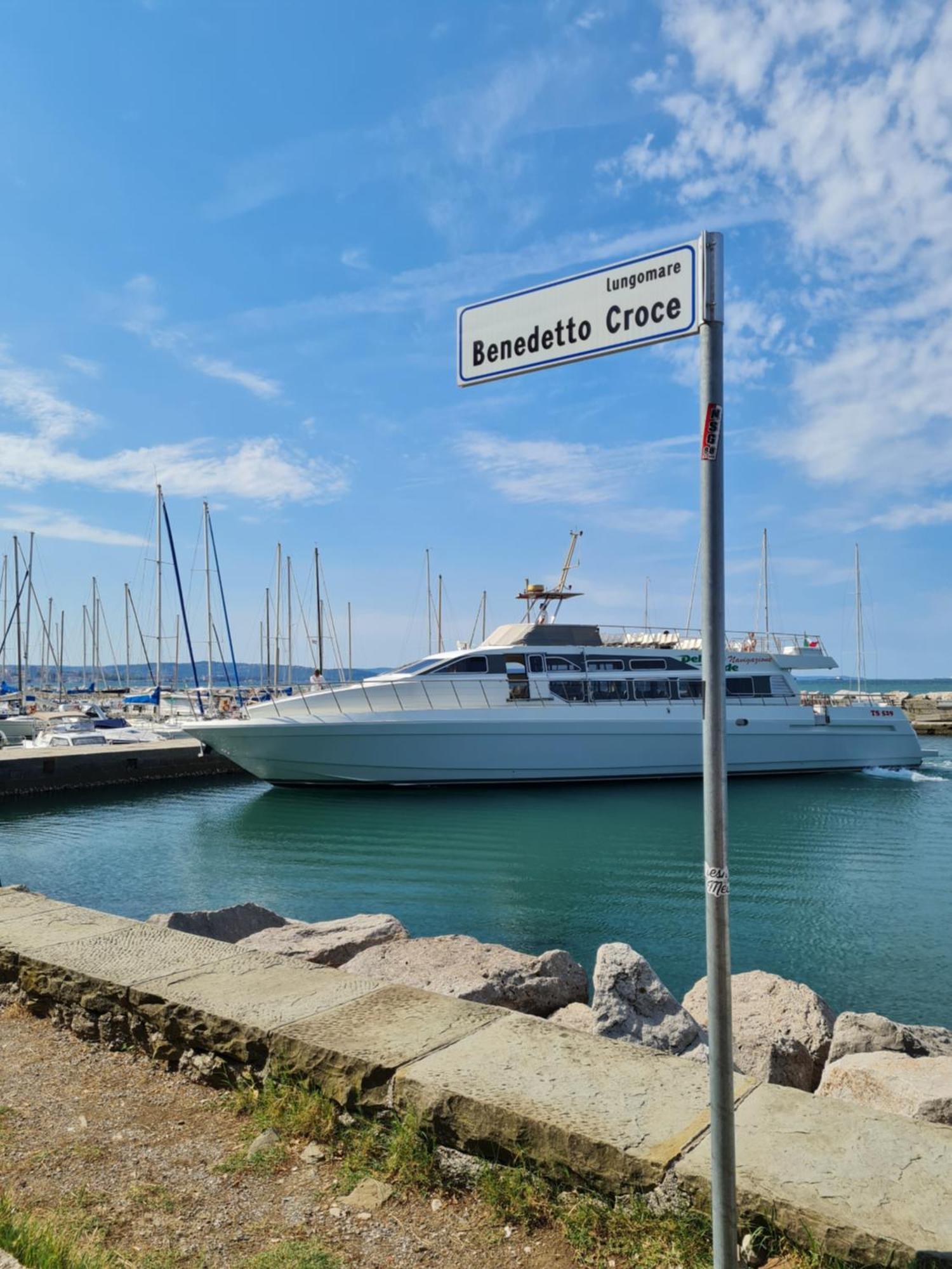 Medium Miramare Appartamento Sogno Sul Mare Trieste Exterior foto